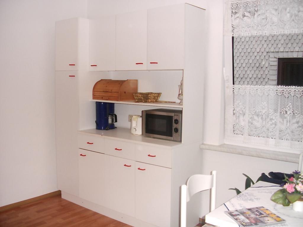 Karin'S Behagliche Ferienwohnung Benshausen Room photo