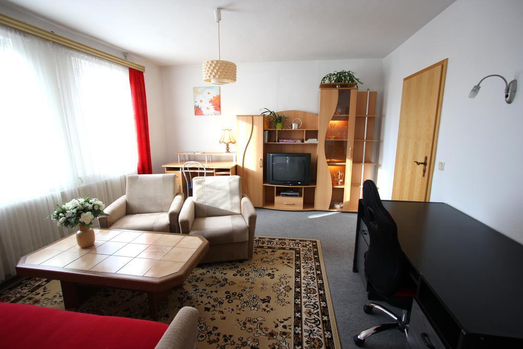 Karin'S Behagliche Ferienwohnung Benshausen Exterior photo